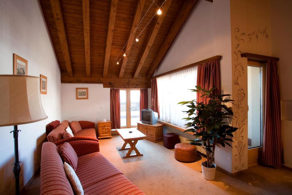 Ferienwohnungen Seraina シルス・マリア 部屋 写真