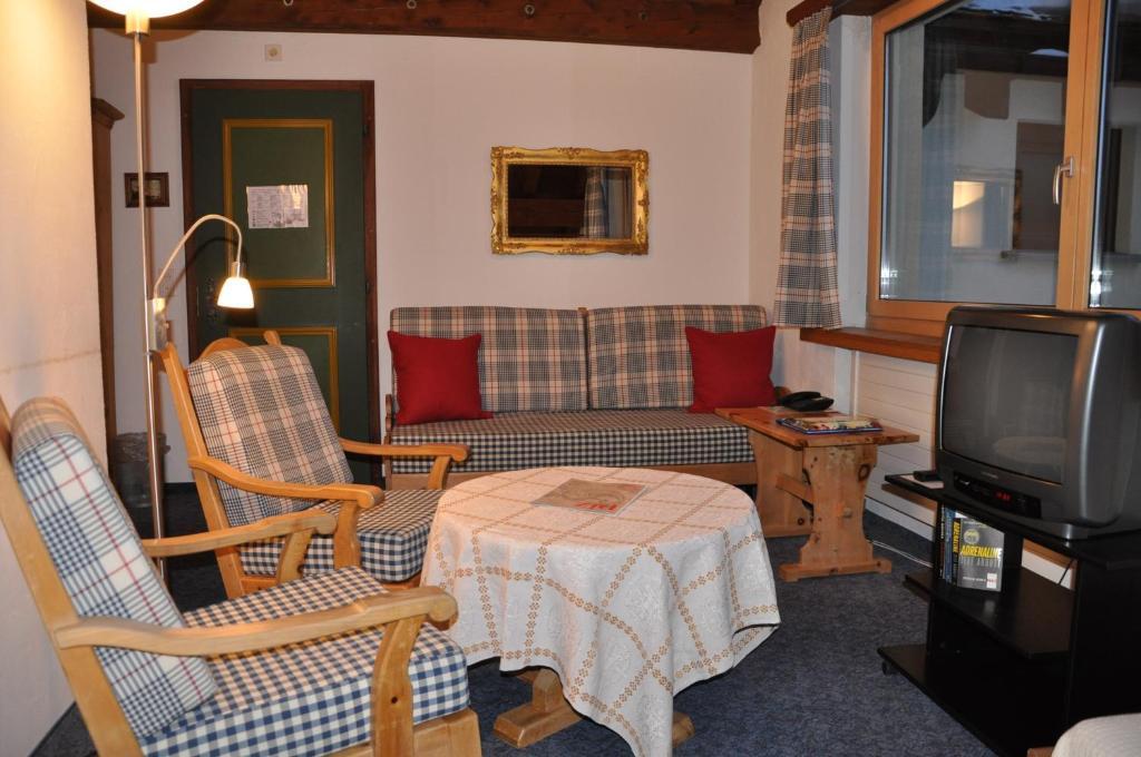 Ferienwohnungen Seraina シルス・マリア 部屋 写真